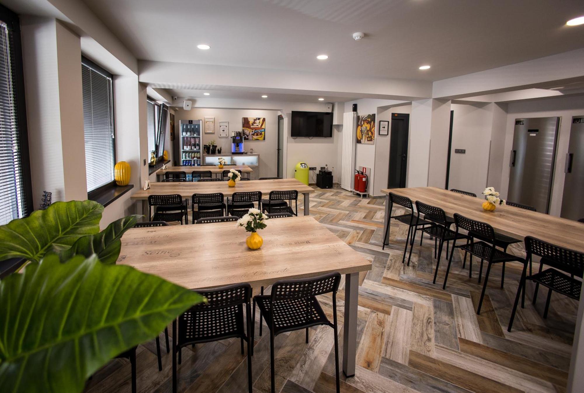 Dorm Bg Pet-Friendly Aparthotel Stara Zagora Exterior photo